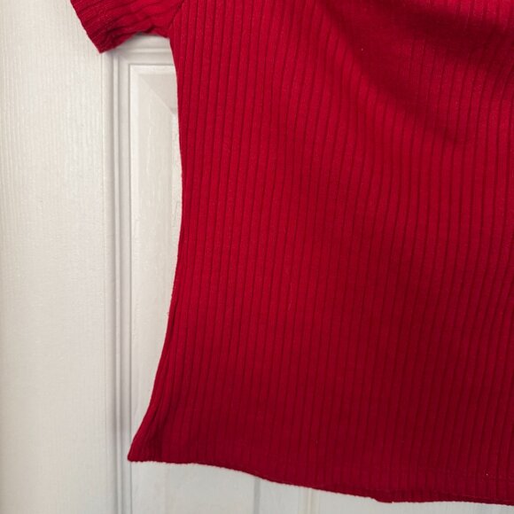 EUC Forever 21 Blouse Short Sleeve V Neck Ribbed Tee, Faux Buttons, Red, L - Picture 11 of 16